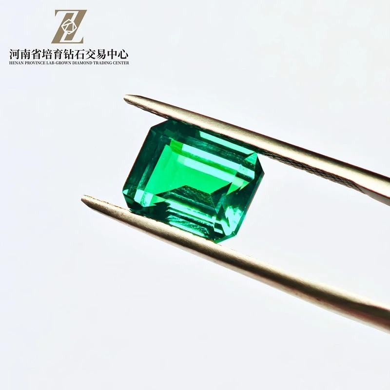 Laboratorju ta' 5.035 Karat-Emerald Maħluq (Qatgħa Żmeralda)
